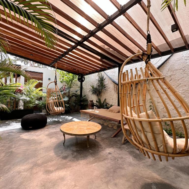 2 Private Pools & BBQ - Deluxe Villa - 39