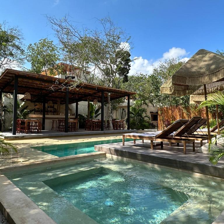 2 Private Pools & BBQ - Deluxe Villa - 38