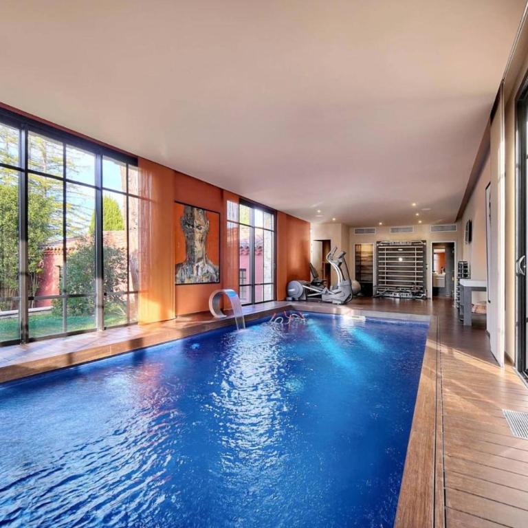 Charming Villa - Maison 7 Chambres - 13