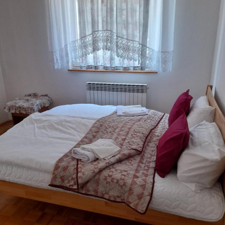 Apartment Comfy Home - Two-Bedroom Apartment with Balcony - 4