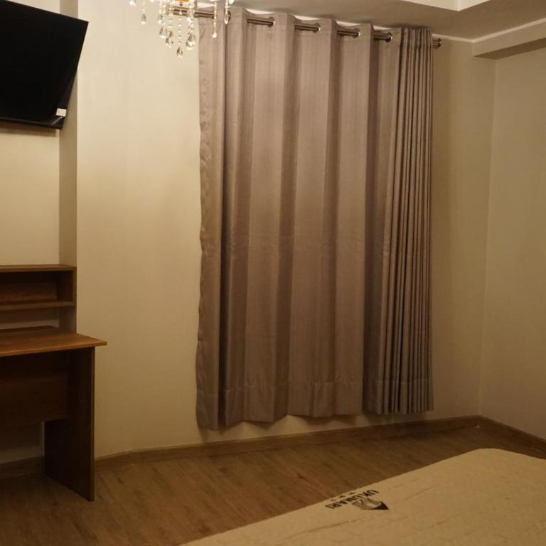 Ukumari Hotel - Family Room with Shared Bathroom - 2