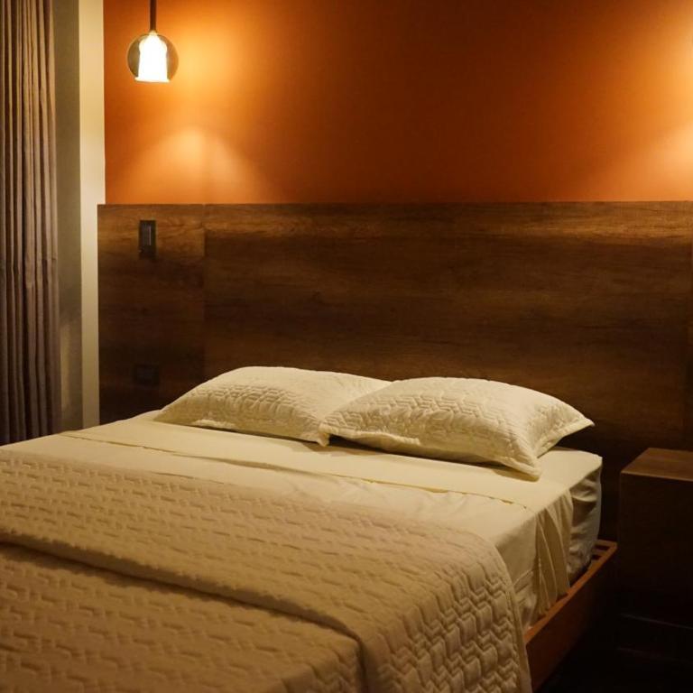 Ukumari Hotel - Family Room with Shared Bathroom - 1
