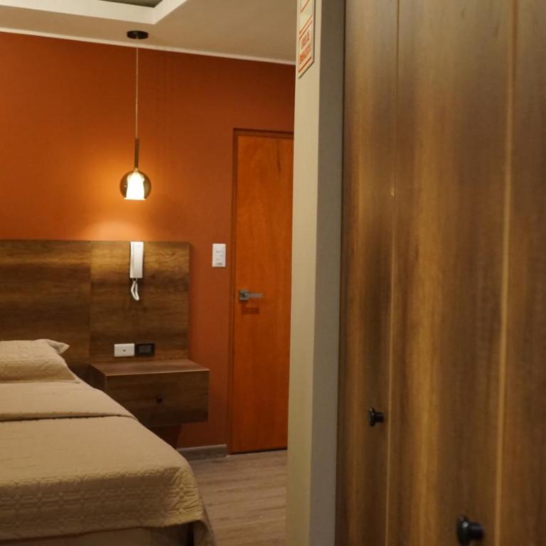Ukumari Hotel - Family Room with Private Bathroom - 1