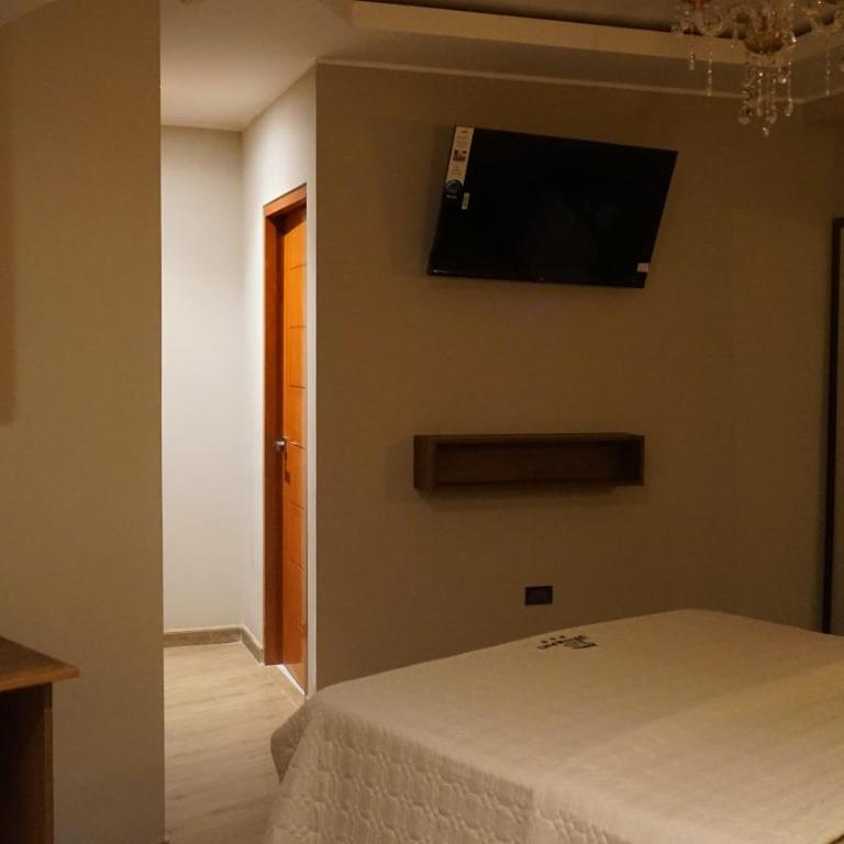 Ukumari Hotel - Family Room with Private Bathroom - 4