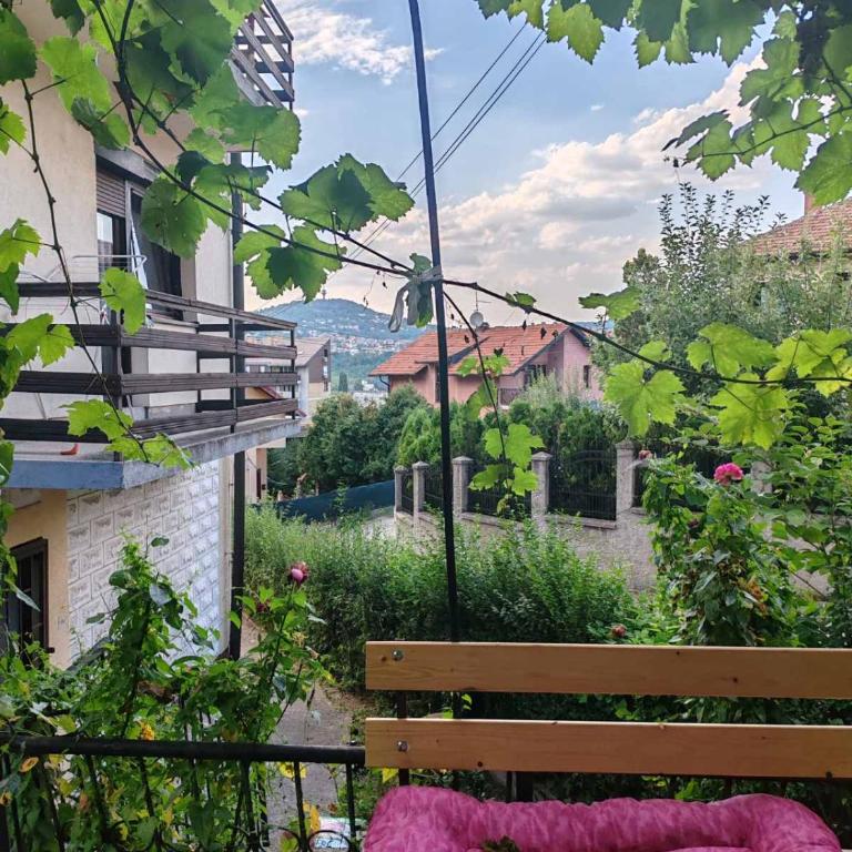 Aura Apartment Sarajevo - Apartman sa 3 Spavaće Sobe i Balkonom - 14