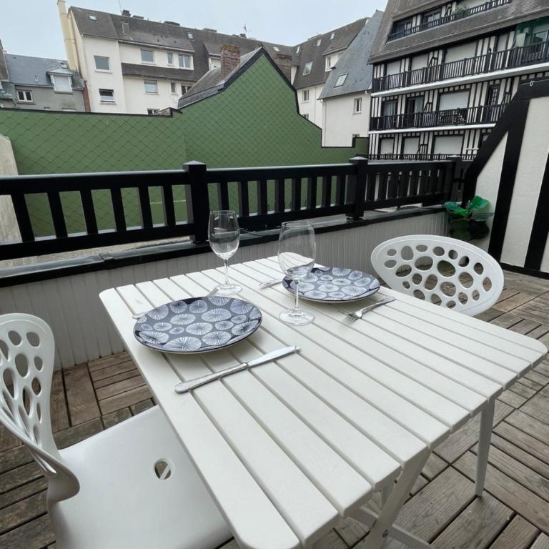 Titanic à bord - Terrasse - Face gare - Studio - 14