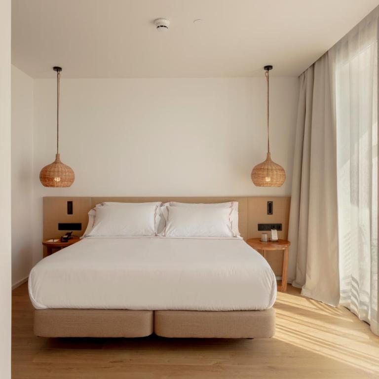 Elisabeth by the Sea Hotel - Luxury Room with Partial Sea View - 2