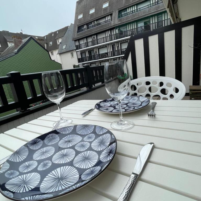 Titanic à bord - Terrasse - Face gare - Studio - 17