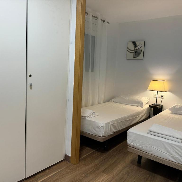 Sweet BCN Laforja - Two-Bedroom Apartment - 3