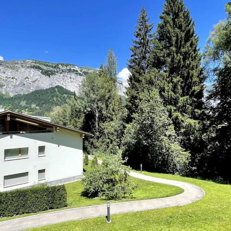 Private luxury 4 bedroom apartment in Flims Waldhaus - Luxuriöse Ferienwohnung mit 4 Schlafzimmern - 10