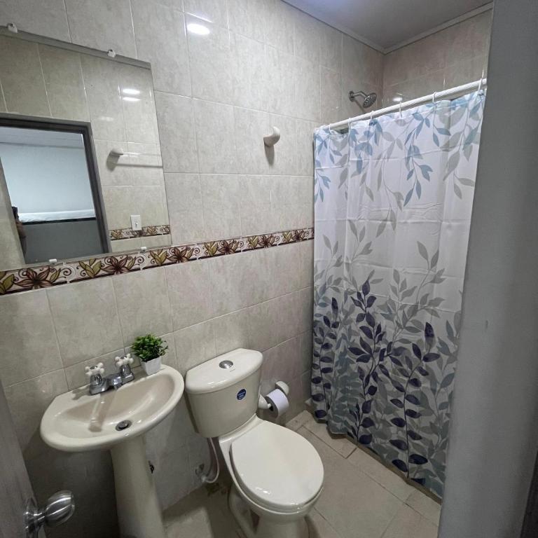 Shekinah House - Standard Quadruple Room - 1