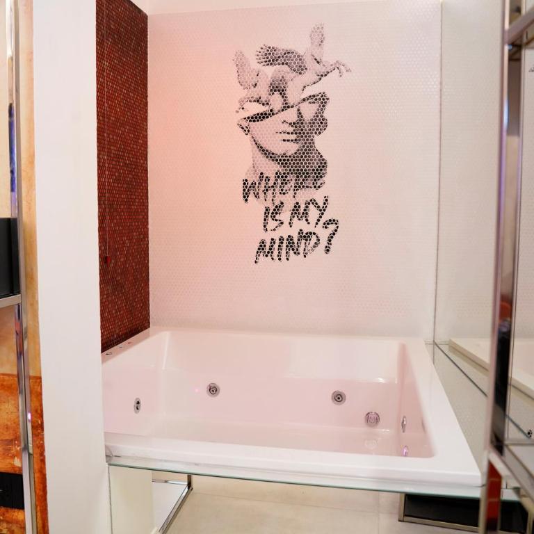 Kind Places - Suite Experience - Suite Queen con Vasca Idromassaggio - 3
