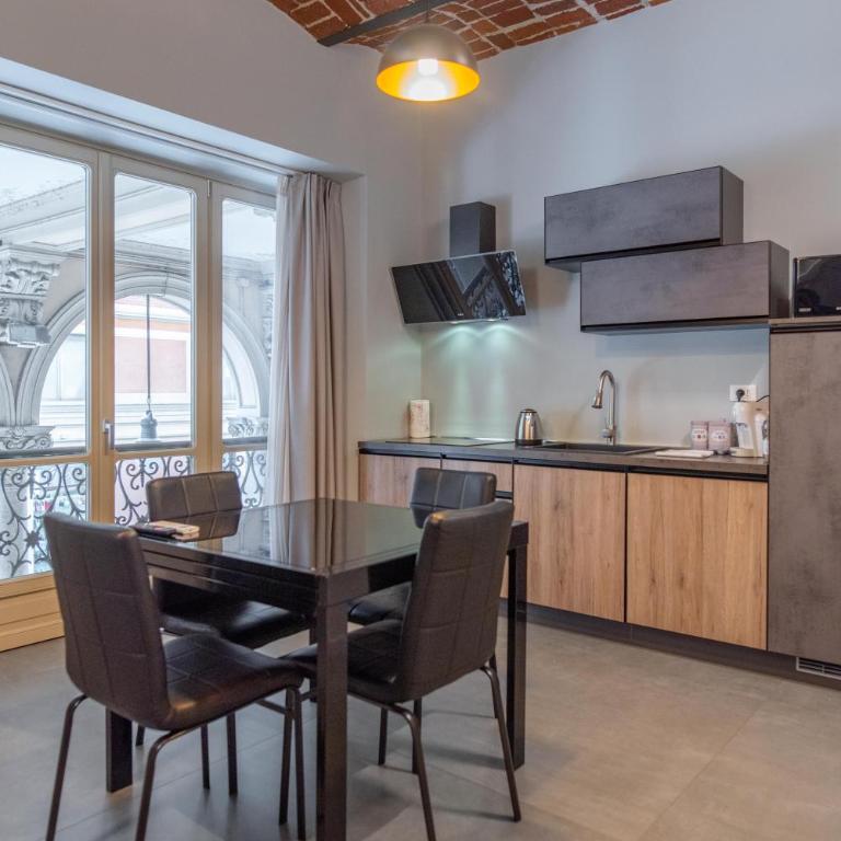 Suite & Queen Apartments by Toh Solution - Classic Apartment - 14