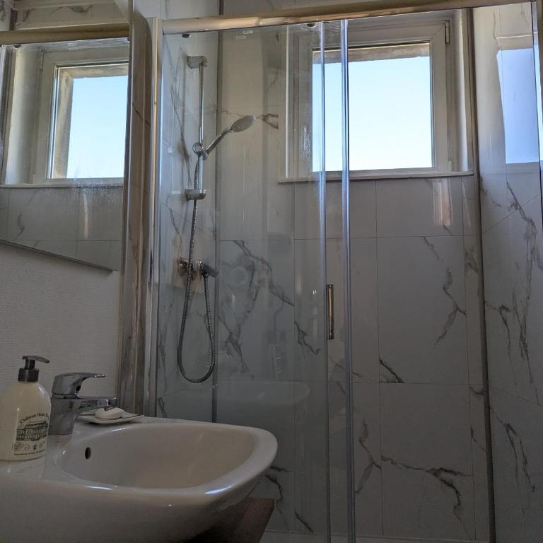 Le Mirage - appartement 2 chambres, salon, cuisine équipée, parking et wifi gratuit - Apartment mit 2 Schlafzimmern - 10