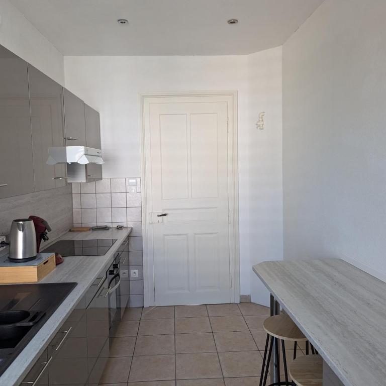 Le Mirage - appartement 2 chambres, salon, cuisine équipée, parking et wifi gratuit - Apartment mit 2 Schlafzimmern - 9