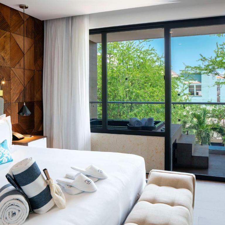 The Fives Downtown Hotel & Residences, Curio Collection by Hilton - One Bedroom Whirlpool Resort Residence - 5