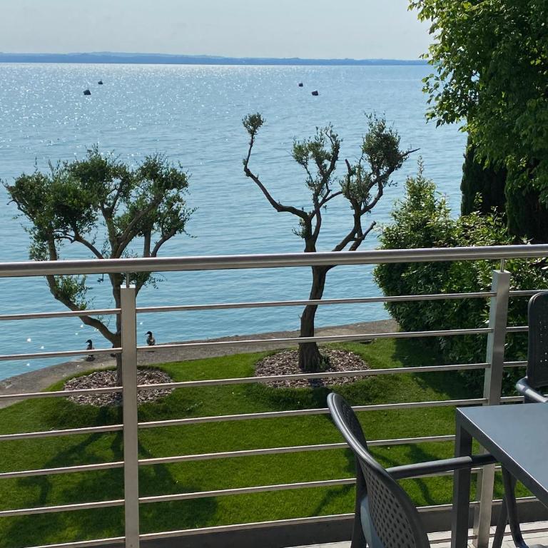 Sirmio Apartments - Darsena Stay - Apartment with Balcony and Lake View - 33