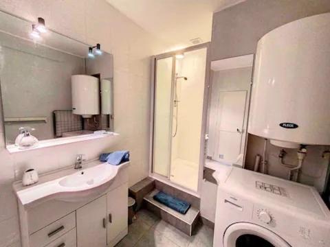 Centre ville - cosy appartement - sous les parapluies - Three-Bedroom Apartment - 20