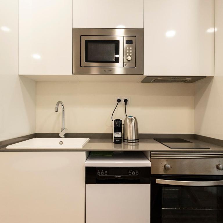 Cortes Suites by Concept Flats - Studio with Terrace - 12