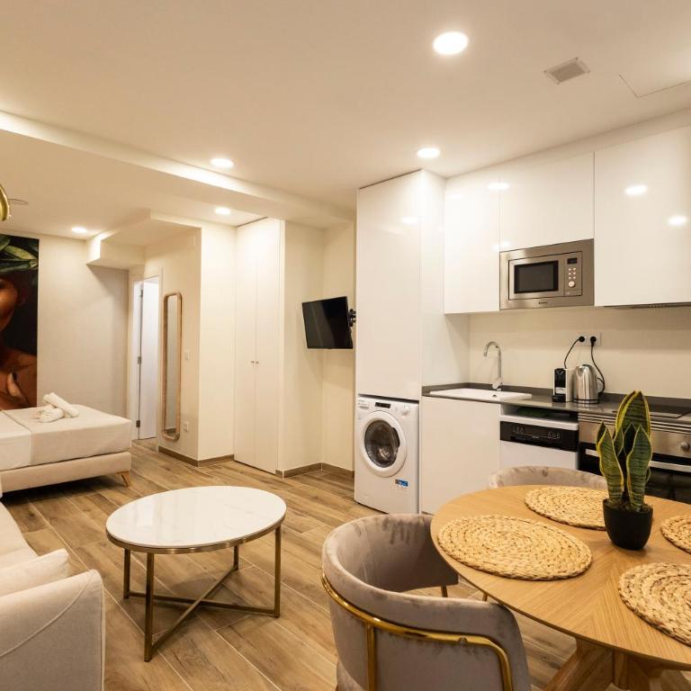 Cortes Suites by Concept Flats - Studio with Terrace - 1