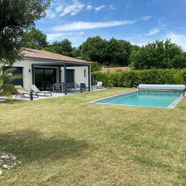 Magnifique villa avec piscine, Jacuzzi et Baignoire Balnéo - Villa - 2
