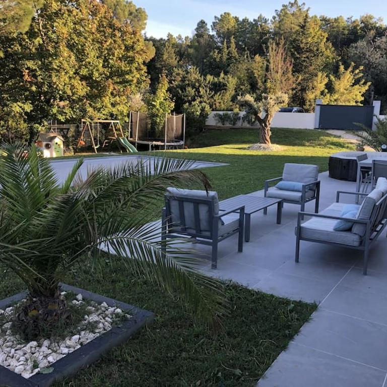 Magnifique villa avec piscine, Jacuzzi et Baignoire Balnéo - Villa - 19