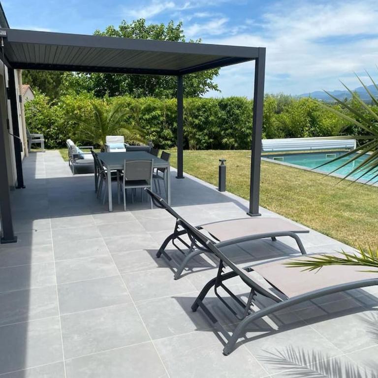 Magnifique villa avec piscine, Jacuzzi et Baignoire Balnéo - Villa - 23