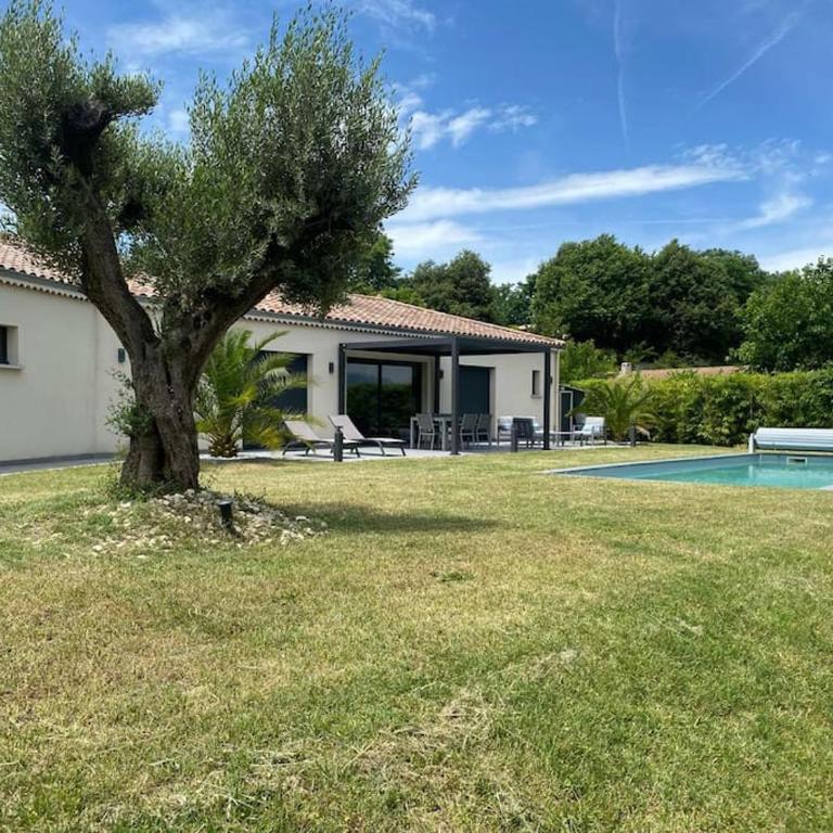 Magnifique villa avec piscine, Jacuzzi et Baignoire Balnéo - Villa - 24