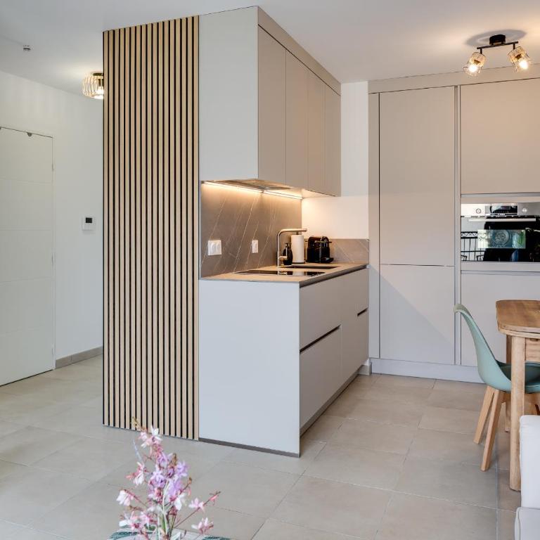 Central Elegance Roquefort-les-Pins - Apartment mit 1 Schlafzimmer und Balkon - 3