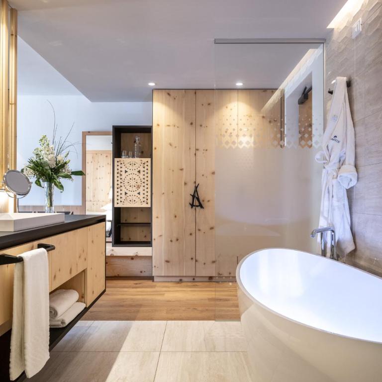 Ciampedie Luxury Alpine Spa Hotel - Junior Suite Deluxe - 2