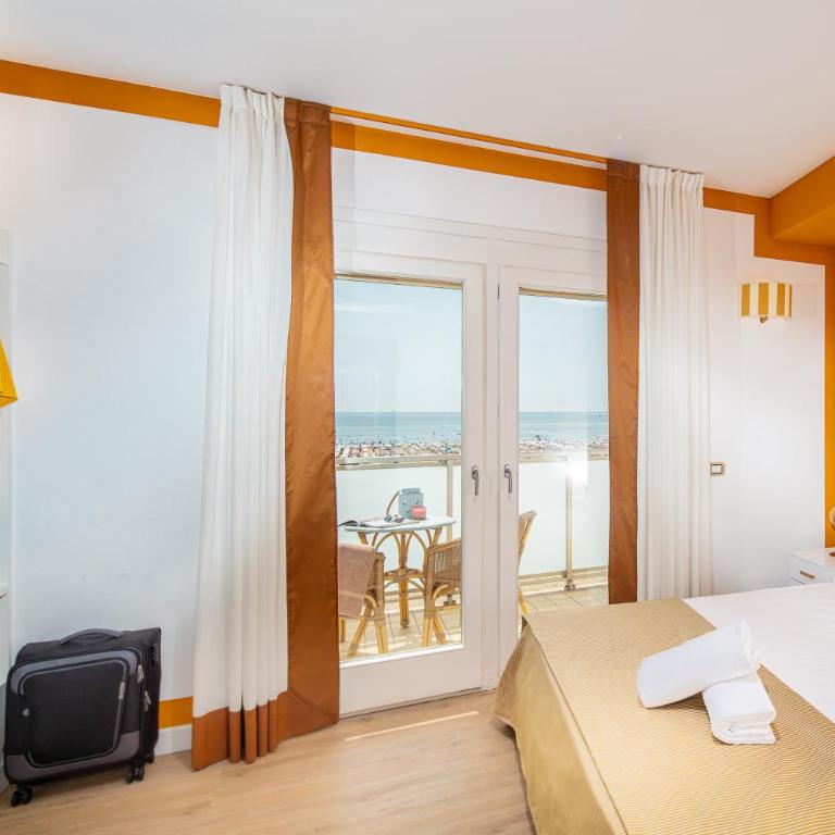 Hotel Karinzia - Camera Matrimoniale Comfort con Balcone e Vista sul Mare - 3