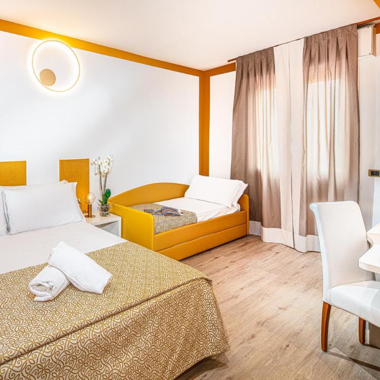 Hotel Karinzia - Camera Familiare Classic - 1