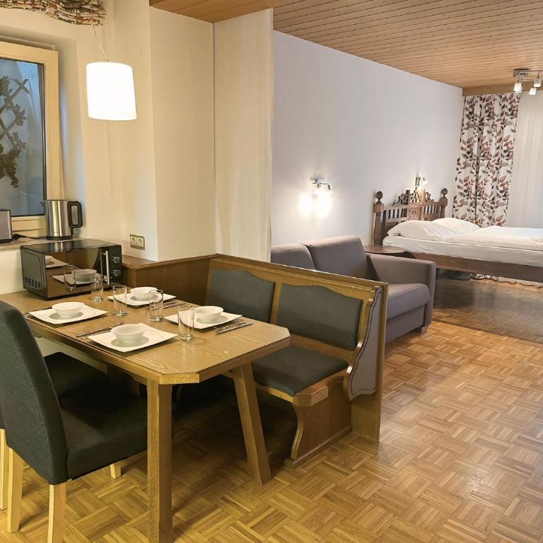 Haus Wenger Mountain View & Swimming Pool - Studio Apartment - 9