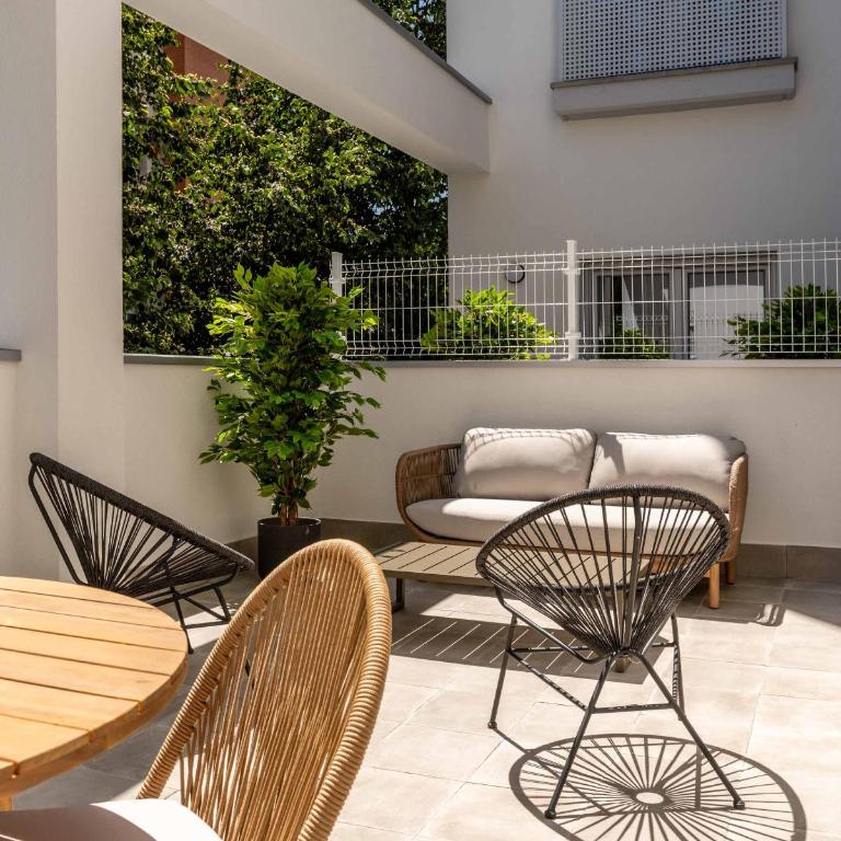Limehome Oviedo Calle Postigo Bajo - Apartamento Confort de 1 dormitorio con patio privado - 2