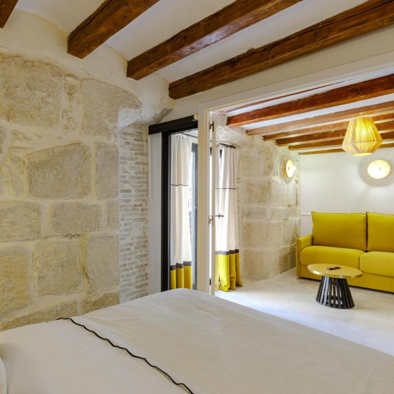 Cozy charming apartment in historic center - Two-Bedroom Apartment - 11
