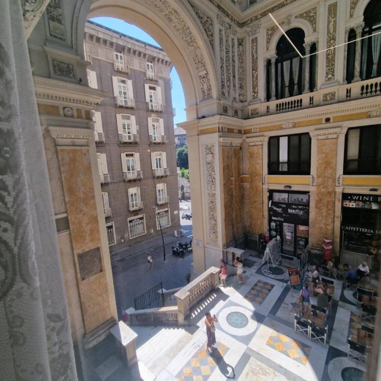 Suite Galleria Umberto I - Camera Deluxe - 21