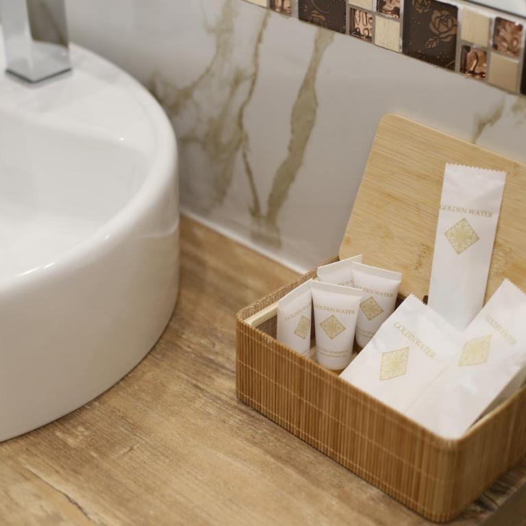 AuRoom - Camera Matrimoniale con Bagno Privato - 17