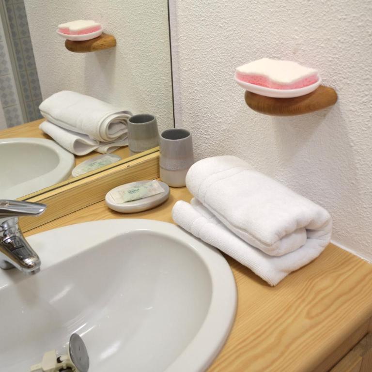 Le cabanon de Mirza - Two-Bedroom Apartment - 19