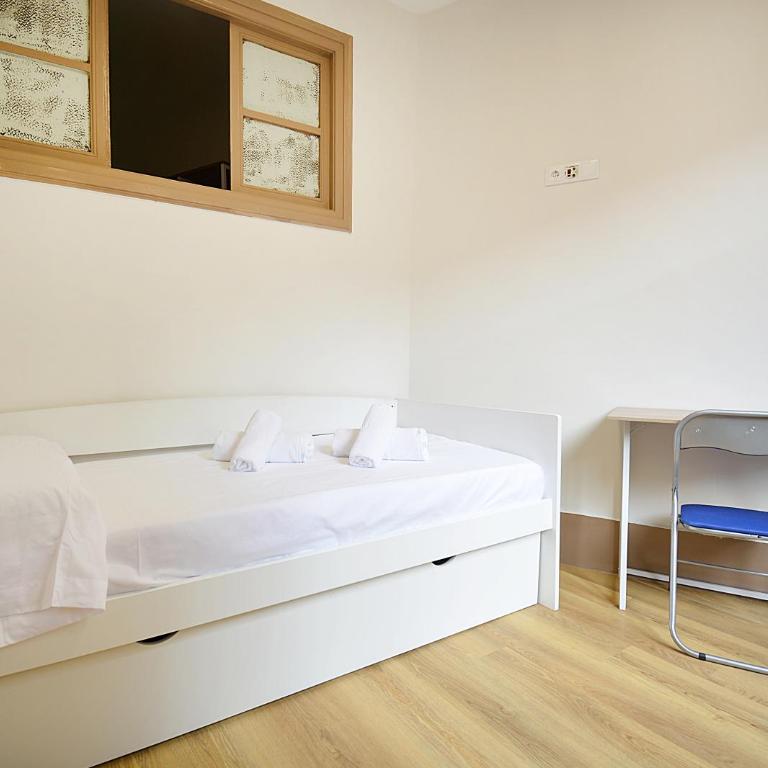 Apartamento Luz Divina - Three-Bedroom Apartment - 6