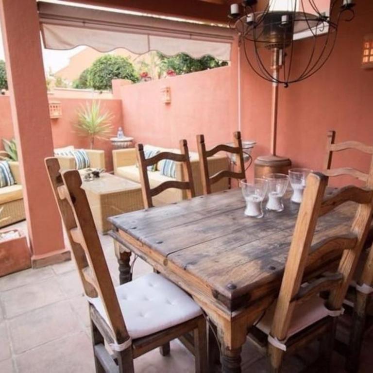 023 Enchanting 4 Bed Traditional Townhouse in Benalmadena Costa - Casa de 4 dormitorios - 4