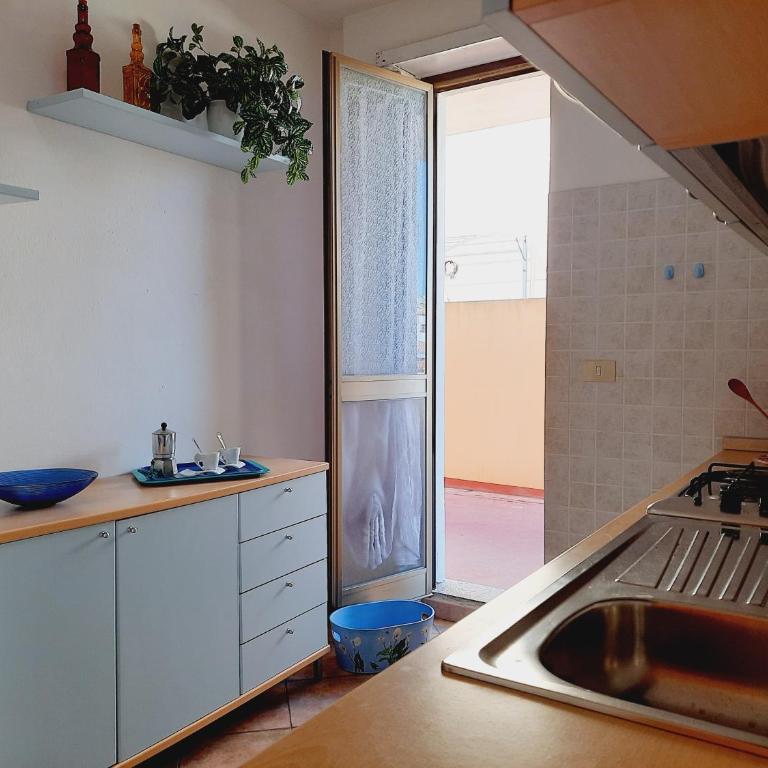 Case vacanza nella via Centrale - Three-Bedroom Apartment with Balcony - 2
