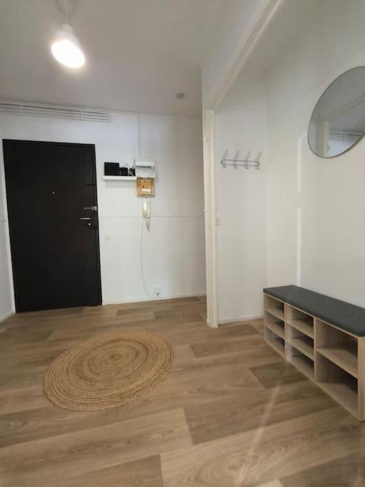 Spacieux-3 chambres 4 pers-Calme-pking-5mn centre - Appartement 3 Chambres avec Balcon - 32