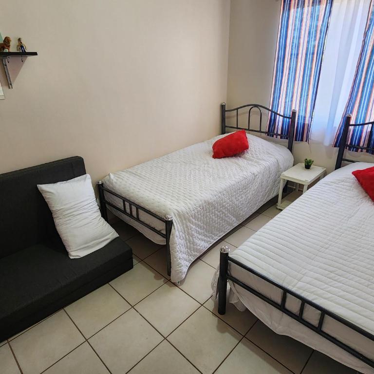 MAZA HOUSE, Cerca de la playa, privada con alberca - Three-Bedroom Home - 4