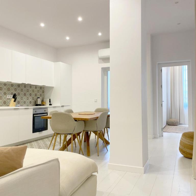 Piso con patio, 3 habitaciones, en La Goleta - Three-Bedroom Apartment - 4