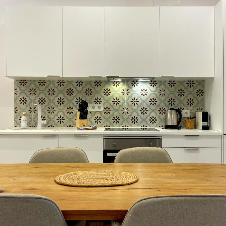 Piso con patio, 3 habitaciones, en La Goleta - Three-Bedroom Apartment - 3