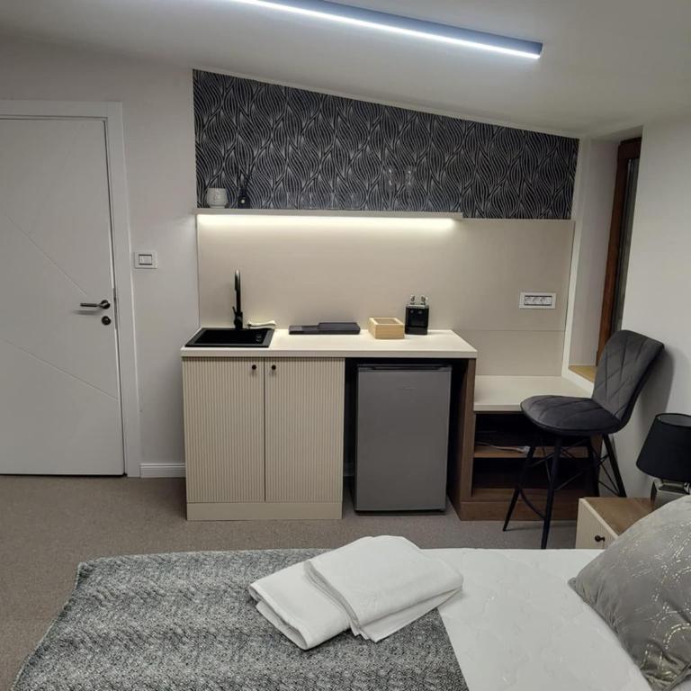 Face 3 Center SUBOTICA - King Room with Spa Bath - 5