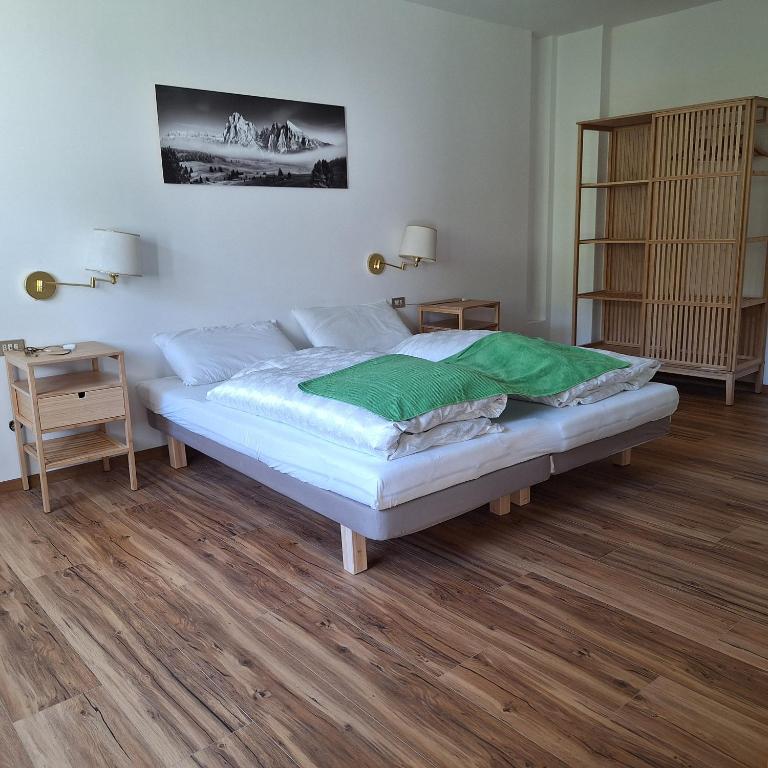 Chalet Center Pic - Three-Bedroom Townhouse - 16