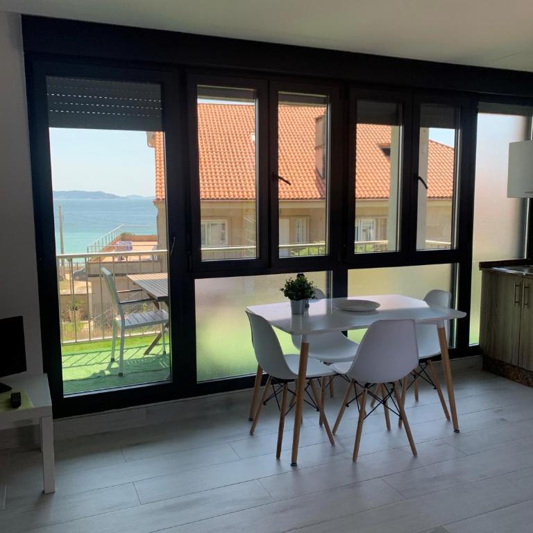 Canelas 22 - Apartamento de 2 dormitorios con terraza y vistas al mar - 2