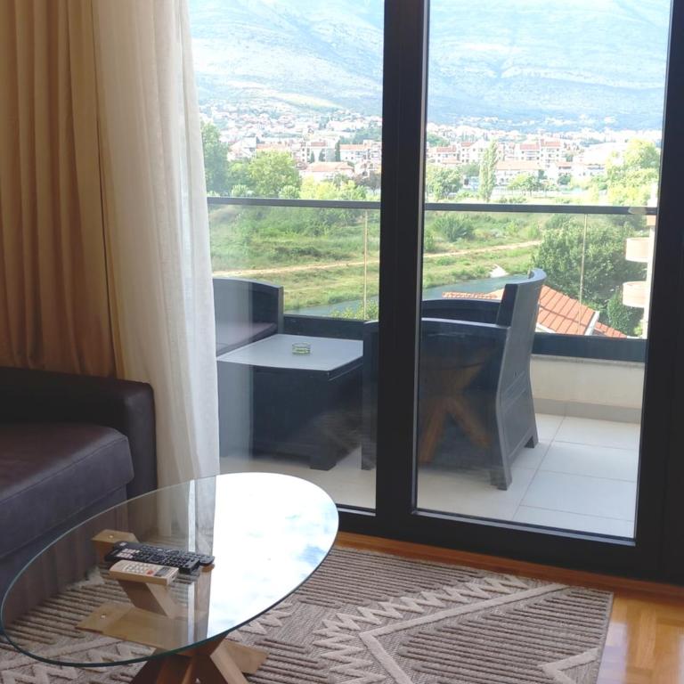 Apartman 20 - Apartman sa 1 Spavaćom Sobom, Balkonom i Pogledom na Grad - 1
