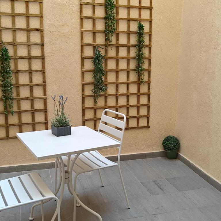 Hostal Boutique Es Portalet - Habitación doble pequeña con patio interior - 1